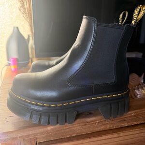 Dr. Marten Audrick Chelsea Boot - 6